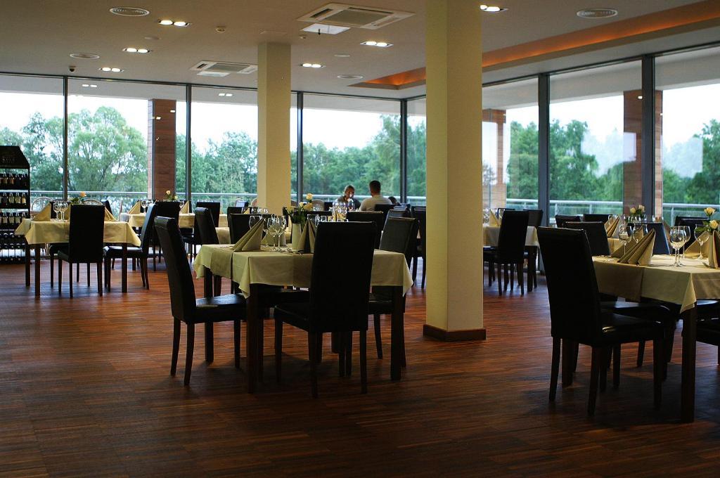 Hotel Moran & Spa Powidz  Bagian luar foto