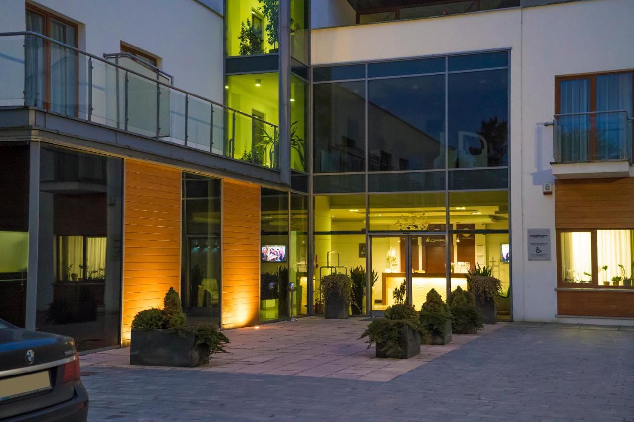 Hotel Moran & Spa Powidz  Bagian luar foto