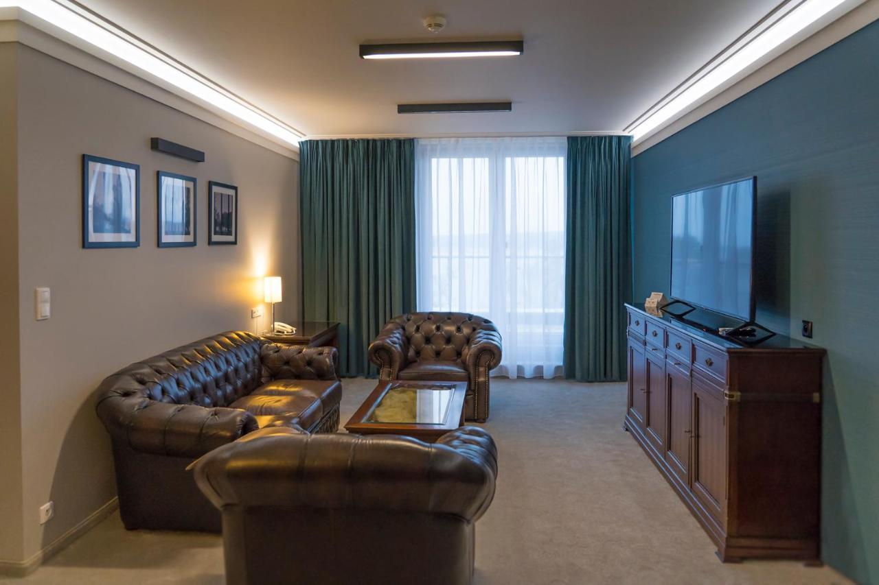 Hotel Moran & Spa Powidz  Bagian luar foto